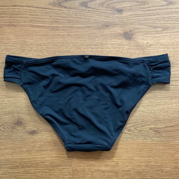 Black bikini bottoms - Picture 3 of 3
